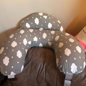 mom cozy breastfeeding pillow BRAND NEW